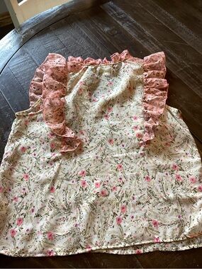 Floral Ruffle Sleeveless Blouse in Cream and Pink